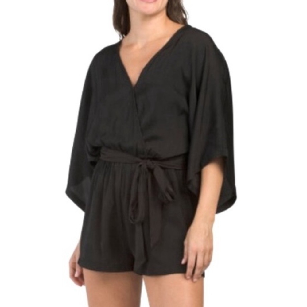 LULUS Black Short Sleeve Satin Romper Size Medium